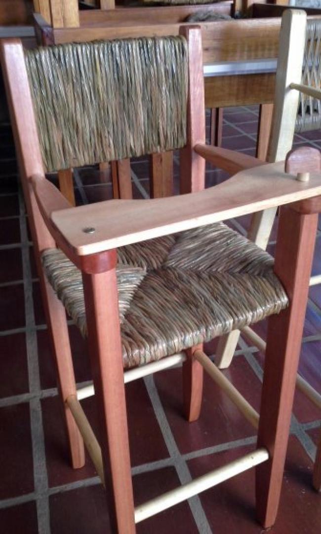 Cadeirote refeição palha