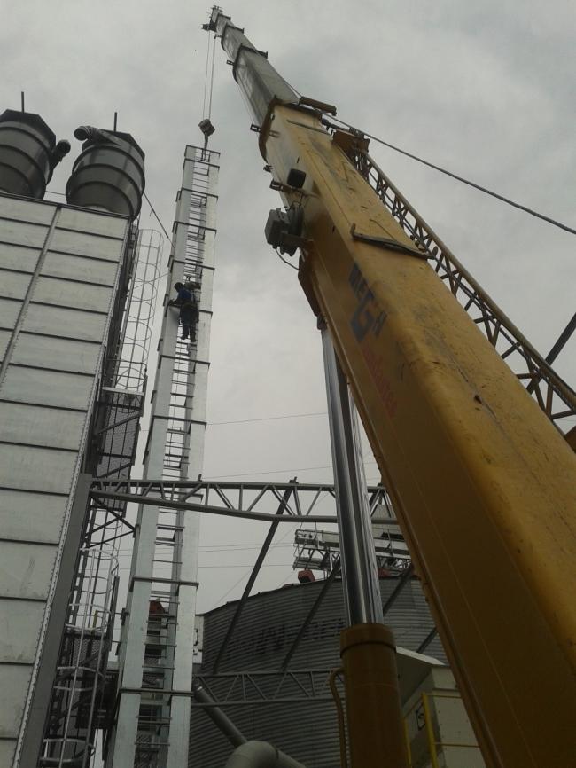 Montagem de Elevador Agrícola