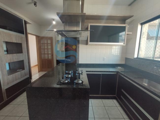 Apartamento Central com aprox. 124m² no Edifício Nastas.